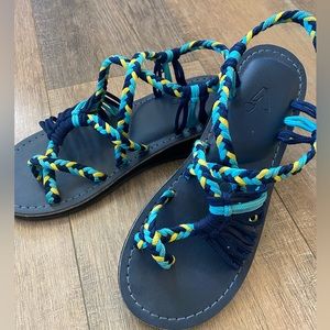 Vines Sandals size 7 blue and yellow